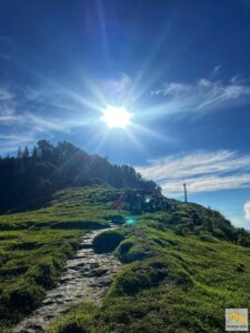 Napsütéses idő a Pergasingan tetején