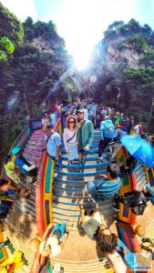 Batu Caves lépcsőin