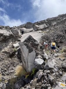 Szikla mászás az Agungon