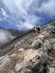 Az Agung meredek oldala