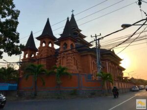 Úton a vasárnapi misére