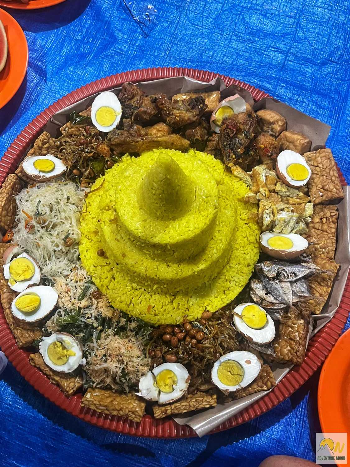 Tumpeng, látványos ünnepi étel