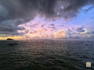 Napfelkelte nézés a medence partról