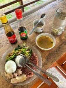 Ebédem egy warungban a Jatiluwih rizsteraszokon