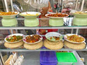 Nasi Kuningot árusító warung