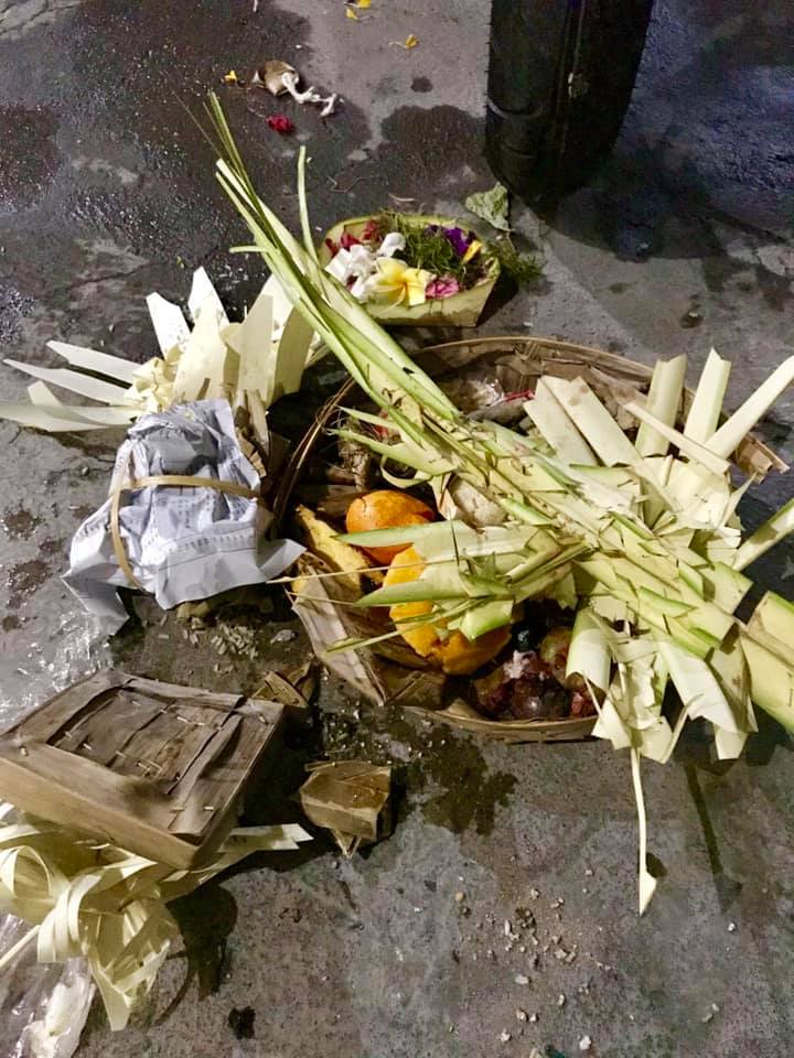 A szertartáshoz szükséges díszek