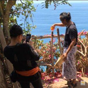 Díszítés a virágszirmokkal