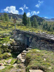 Egy elhagyatott kis kunyhó