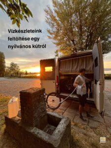 Vízkészleteink feltöltése egy nyílvános kútról